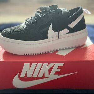 Nike Court Vision Alta